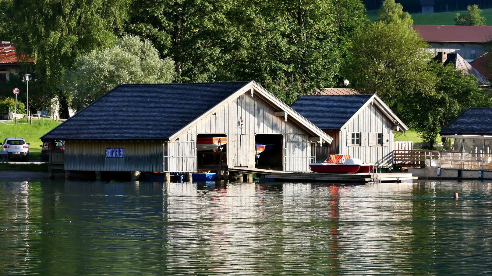 Paar auf SUP-Board am Schliersee